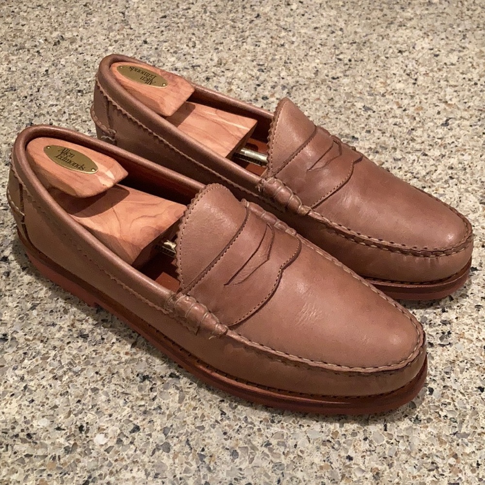 Allen Edmonds Tan Leather Penny Loafers Boat Shoes size 11 B vibram sole